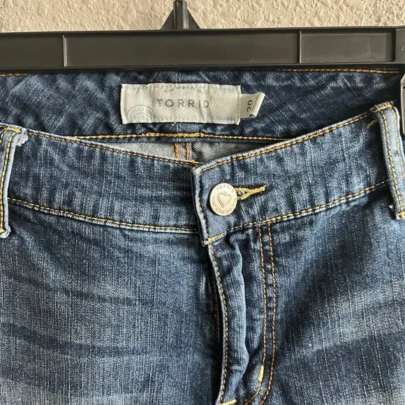 Torrid Women's Dark Wash Stretch Short Shorts Size 20 Style 10305902 - Picture 5 of 9